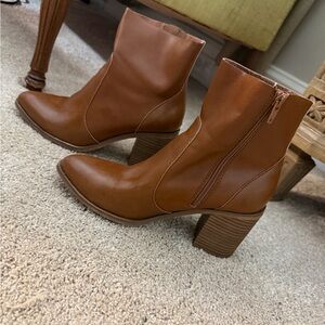 Universal Thread Tan Ankle Booties